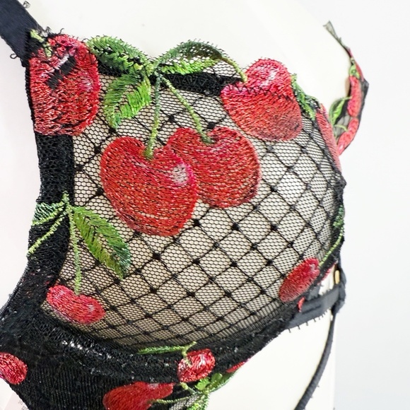 Victoria's Secret Black Mesh Bra Set Lingerie Size XS Sexy Cherry Embroidery NEW - Picture 6 of 11
